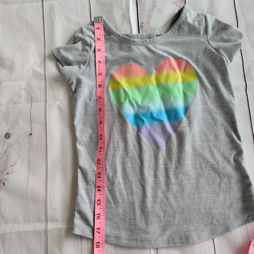 Members Mark Active Girls Size Small 5/6 T Shirt Short Sleeve Gray Rainbow Heart - Picture 6 of 8